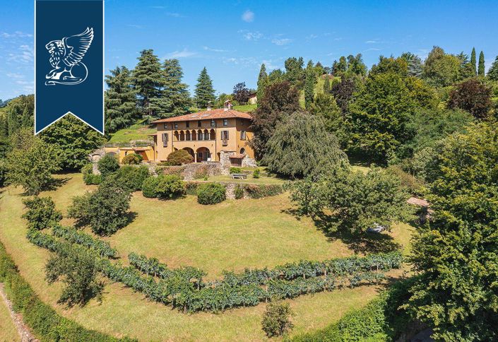 Image No.2-9 Bed Villa for sale