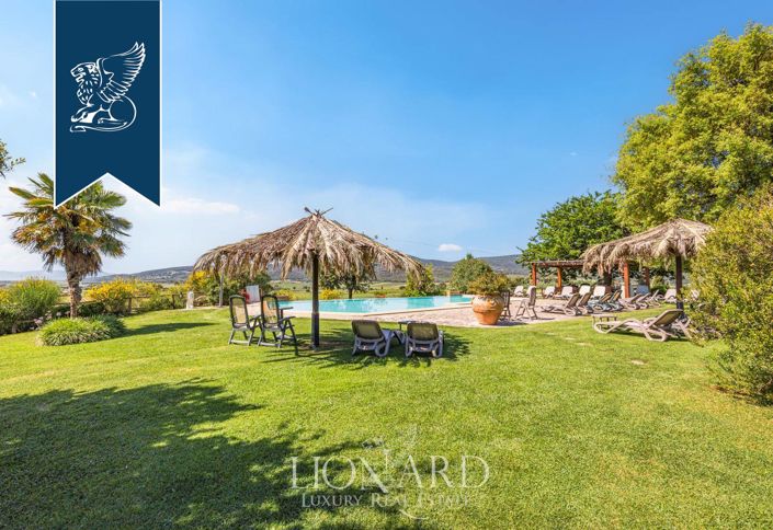 Image No.10-Ferme de 9 chambres à vendre à Magliano in Toscana