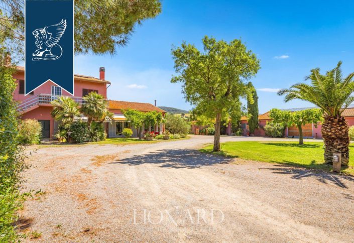Image No.11-Ferme de 9 chambres à vendre à Magliano in Toscana