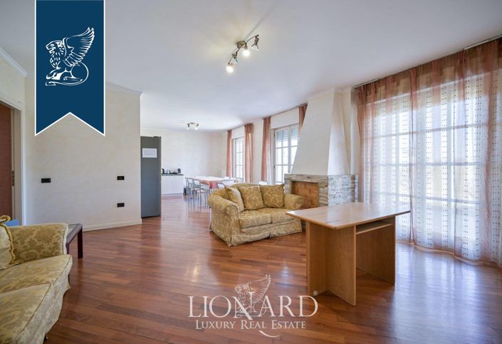 Image No.23-20 Bed Villa for sale