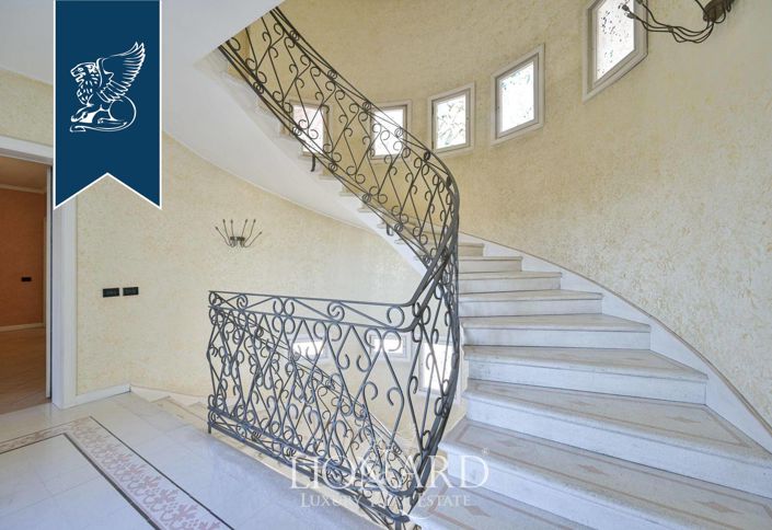 Image No.27-20 Bed Villa for sale