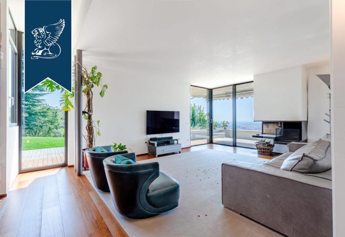 Image No.30-5 Bed Villa for sale