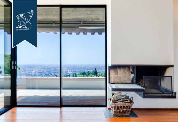 Image No.31-5 Bed Villa for sale