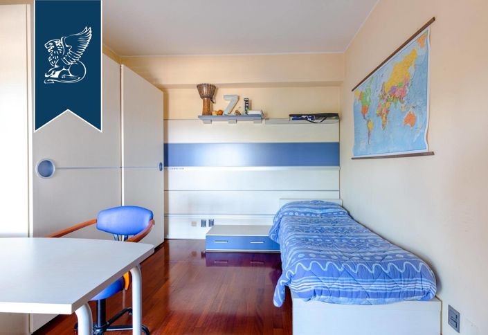 Image No.39-5 Bed Villa for sale