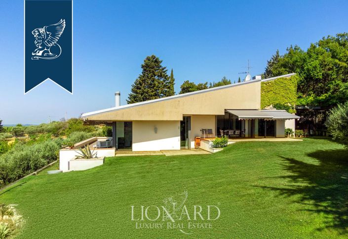 Image No.7-5 Bed Villa for sale