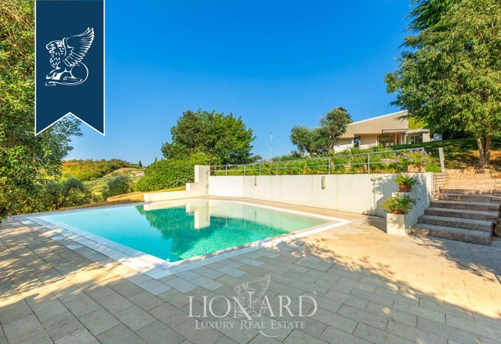 Image No.9-5 Bed Villa for sale