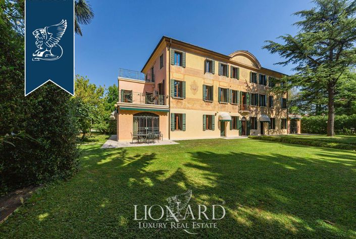 Image No.17-8 Bed Villa for sale