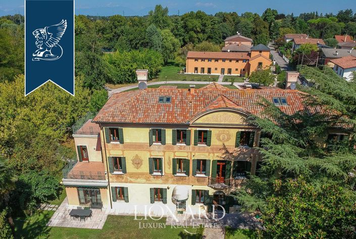 Image No.23-8 Bed Villa for sale