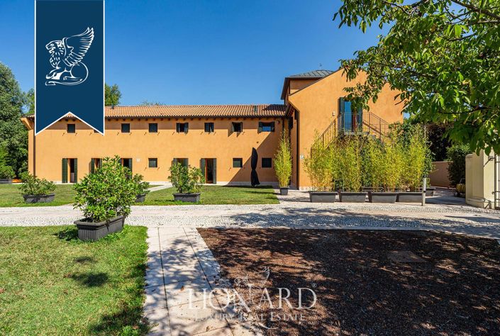 Image No.26-8 Bed Villa for sale