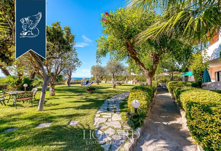 Image No.17-33 Bed Hotel for sale