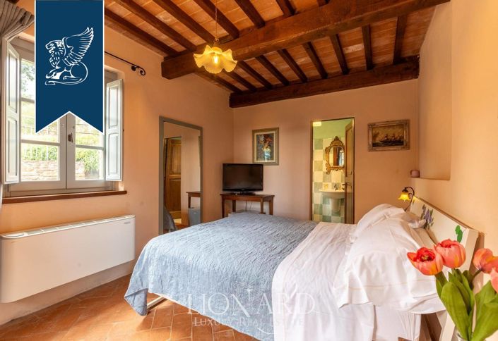 Image No.15-13 Bed Villa for sale