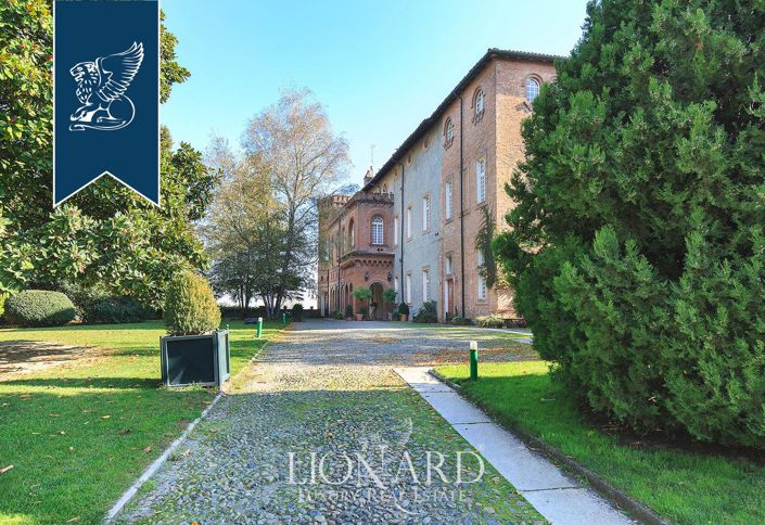 Image No.17-9 Bed Hotel for sale