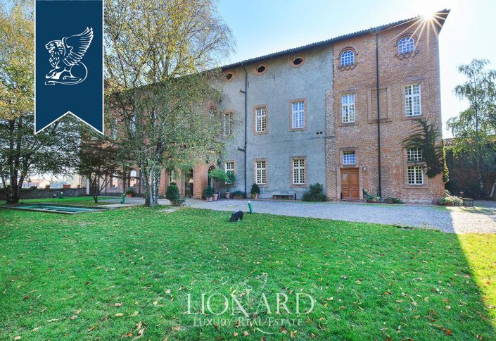 Image No.19-9 Bed Hotel for sale