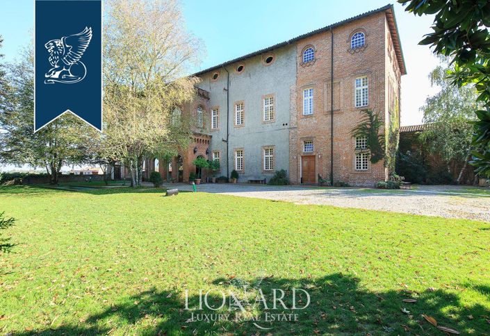 Image No.21-9 Bed Hotel for sale