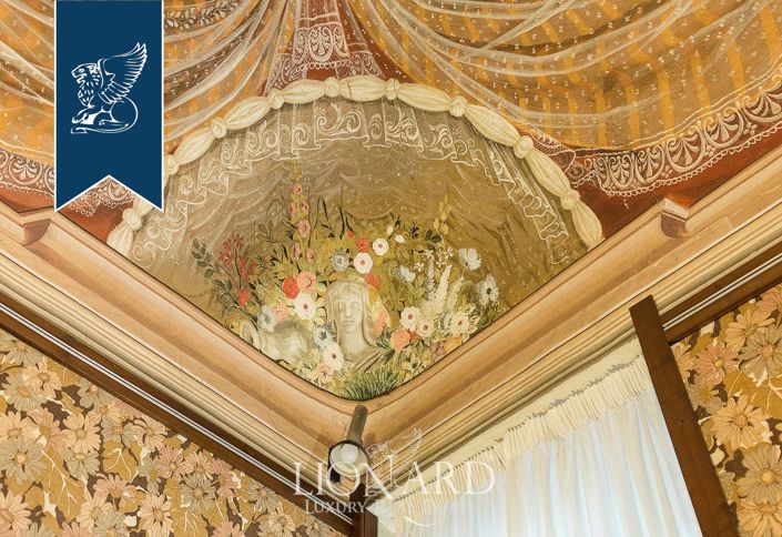 Image No.42-9 Bed Hotel for sale