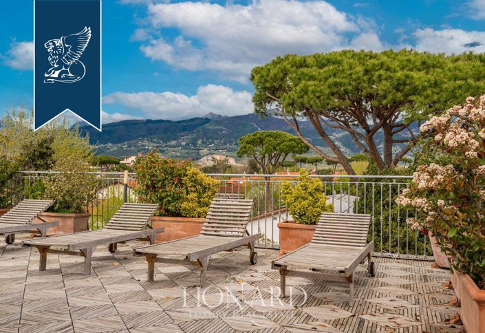 Image No.18-18 Bed Hotel for sale