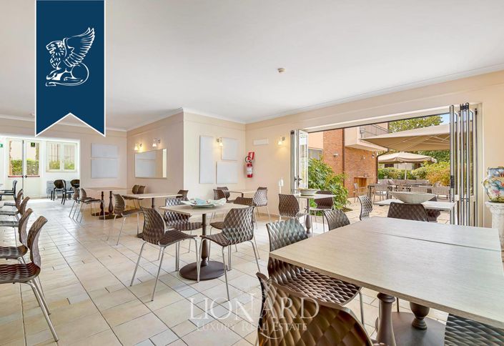 Image No.8-18 Bed Hotel for sale