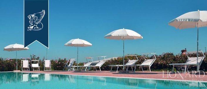 Image No.18-9 Bed Villa for sale