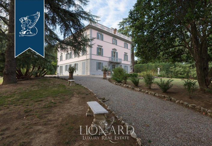 Image No.11-12 Bed Villa for sale