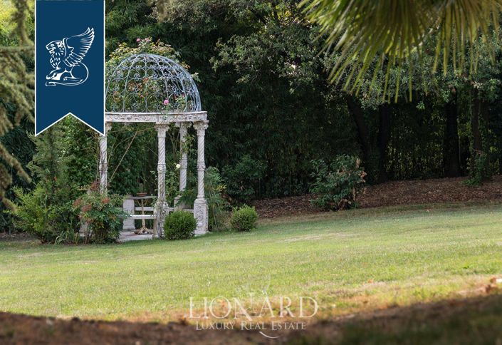 Image No.24-12 Bed Villa for sale