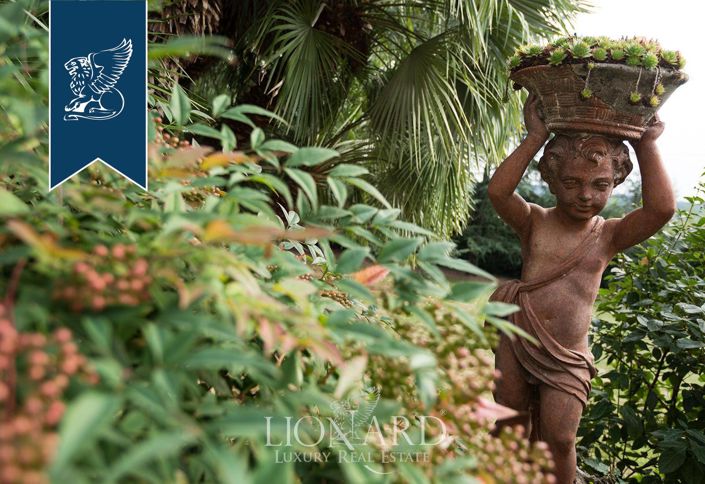 Image No.26-12 Bed Villa for sale