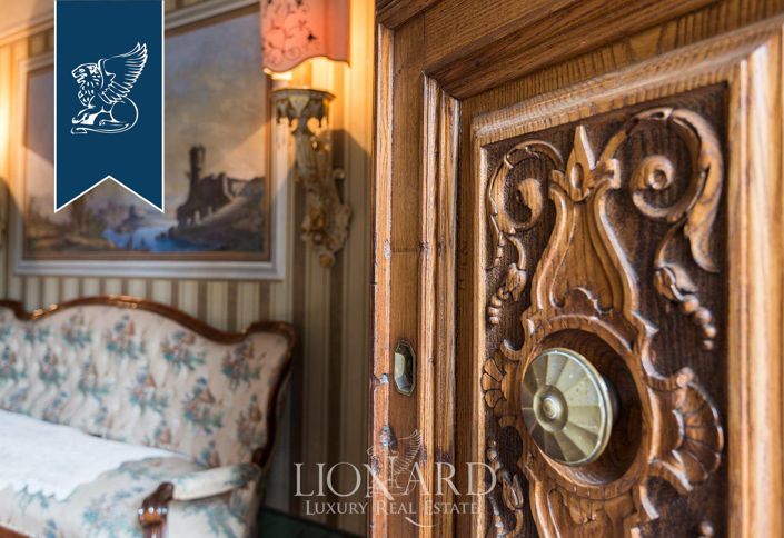 Image No.33-12 Bed Villa for sale