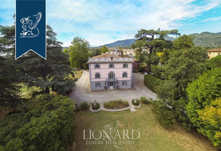 Image No.5-12 Bed Villa for sale