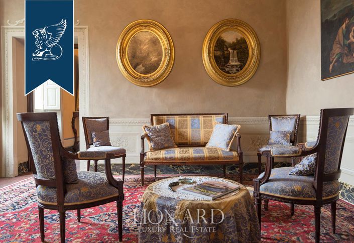 Image No.50-12 Bed Villa for sale