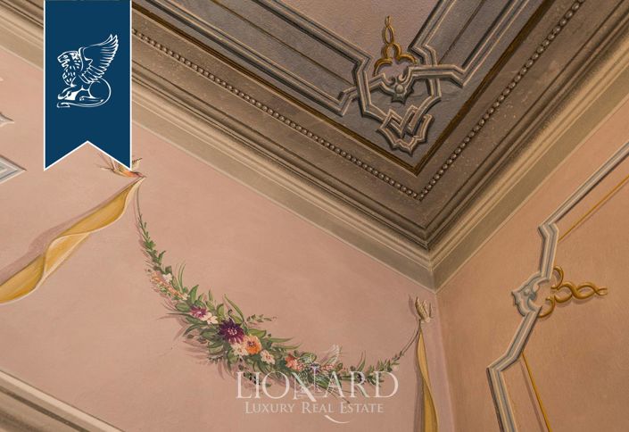 Image No.54-12 Bed Villa for sale