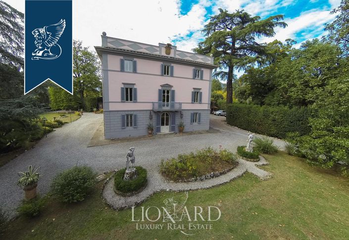 Image No.8-12 Bed Villa for sale