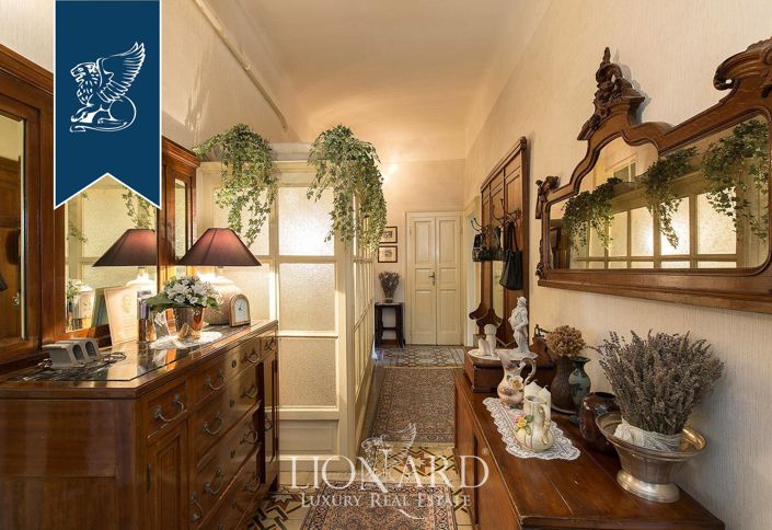 Image No.35-27 Bed Villa for sale