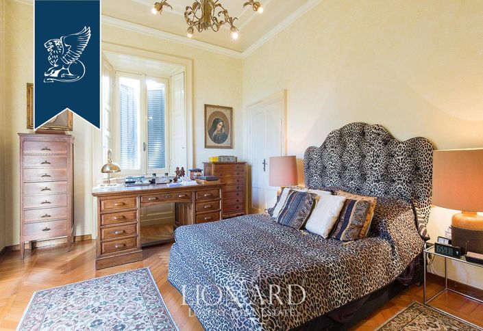 Image No.41-27 Bed Villa for sale