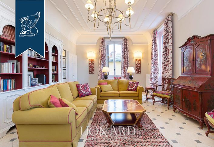 Image No.8-10 Bed Villa for sale