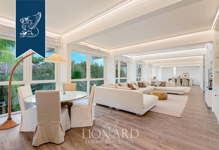 Image No.4-8 Bed Villa for sale