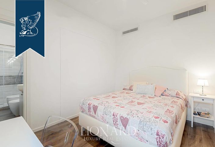 Image No.18-8 Bed Villa for sale