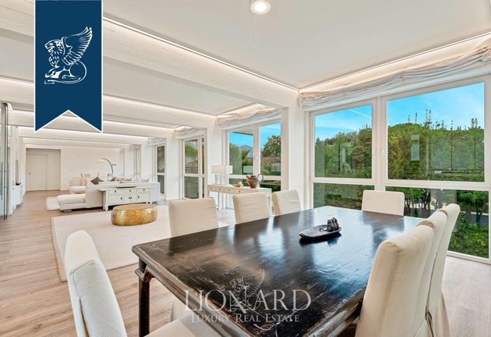 Image No.8-8 Bed Villa for sale