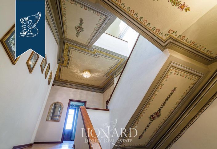 Image No.19-11 Bed Villa for sale