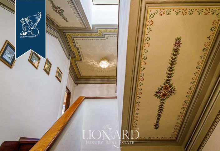 Image No.20-11 Bed Villa for sale