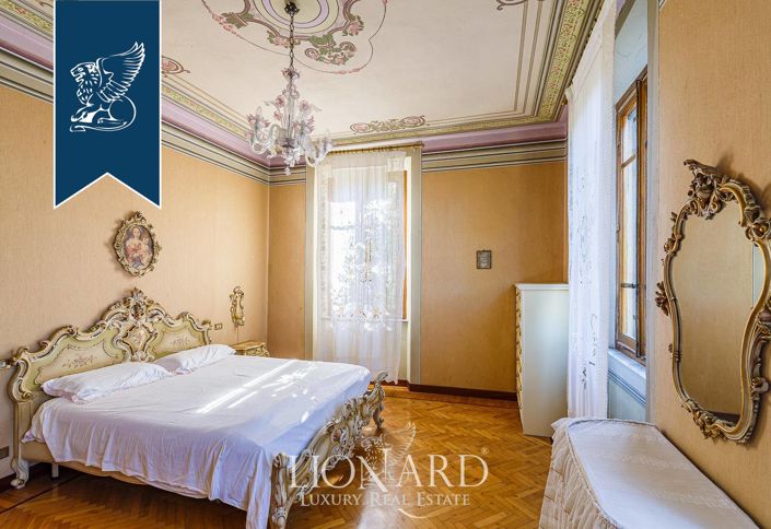 Image No.22-11 Bed Villa for sale