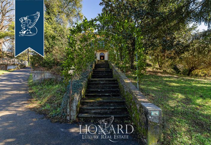 Image No.6-11 Bed Villa for sale