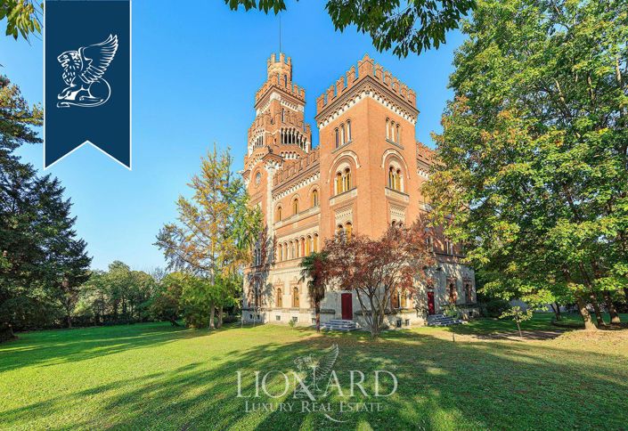 Image No.11-52 Bed Villa for sale