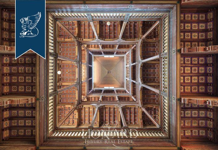 Image No.33-52 Bed Villa for sale