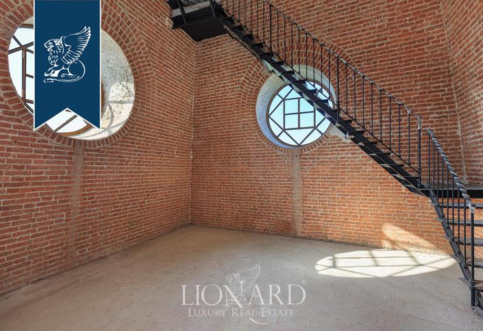 Image No.41-52 Bed Villa for sale