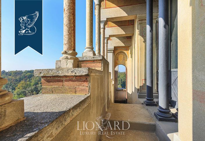 Image No.54-52 Bed Villa for sale