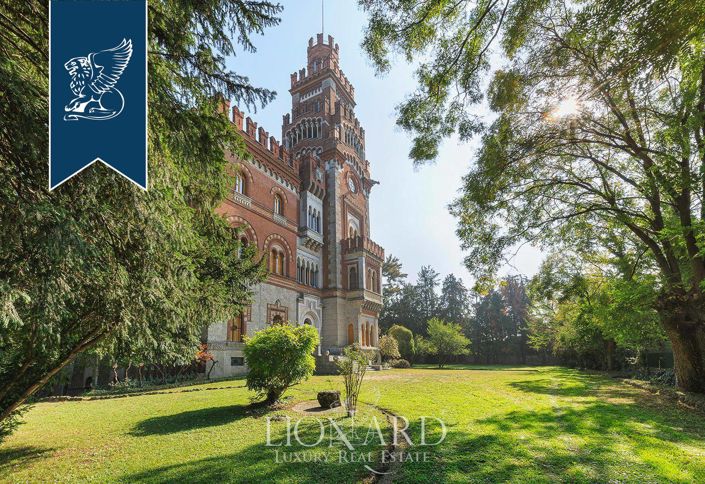 Image No.9-52 Bed Villa for sale