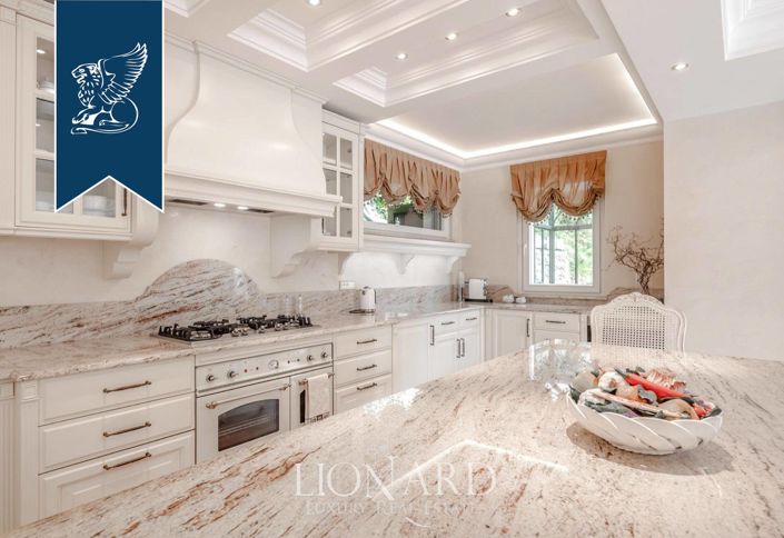 Image No.12-Villa de 7 chambres à vendre à Cannero Riviera