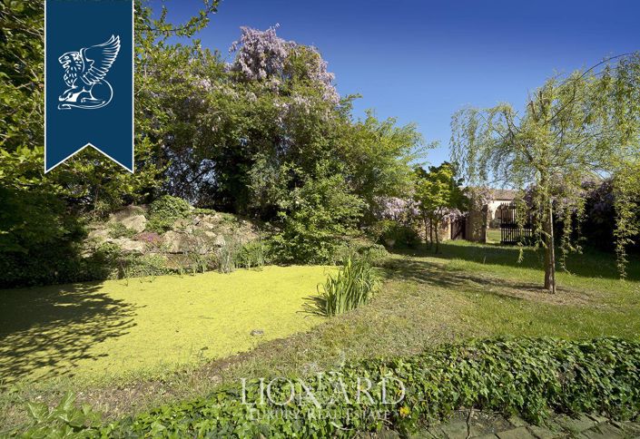 Image No.19-32 Bed Villa for sale