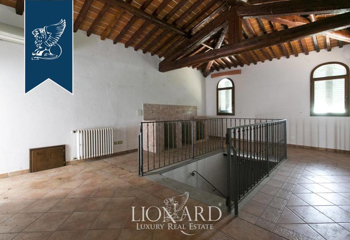 Image No.21-19 Bed Villa for sale