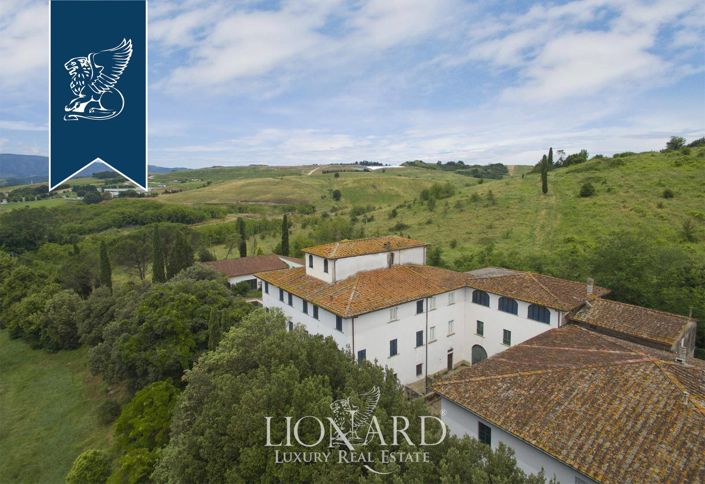 Image No.4-19 Bed Villa for sale