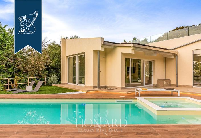 Image No.14-5 Bed Villa for sale